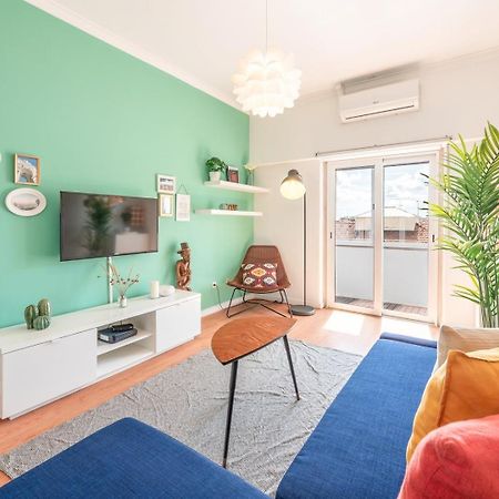 Guestready - Vibrant 2Br Apartment Lisbon Luaran gambar